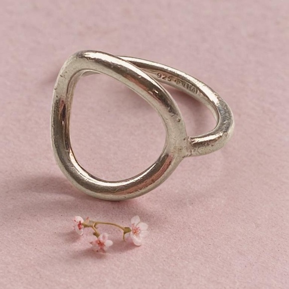 Silpada Jewelry - Silpada “Karma” Ring. Size 6 R2932